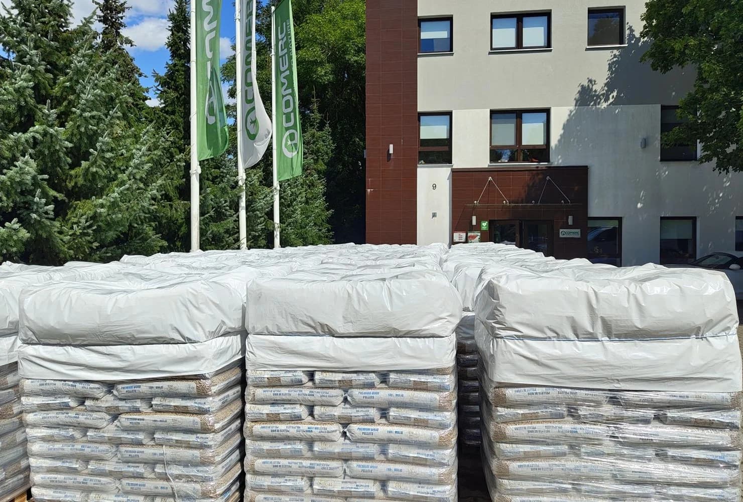 Pellet drzewny ENplus A1 – sprzedaż hurtowa, palety i całe samochody